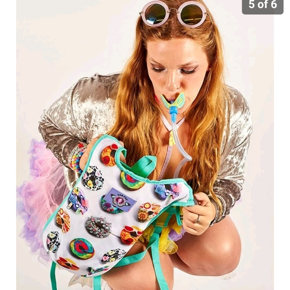 Dan-Pak- Donute Love- Hydration Backpack. LAST ONE! Brand New with Tags. - Picture 5 of 6